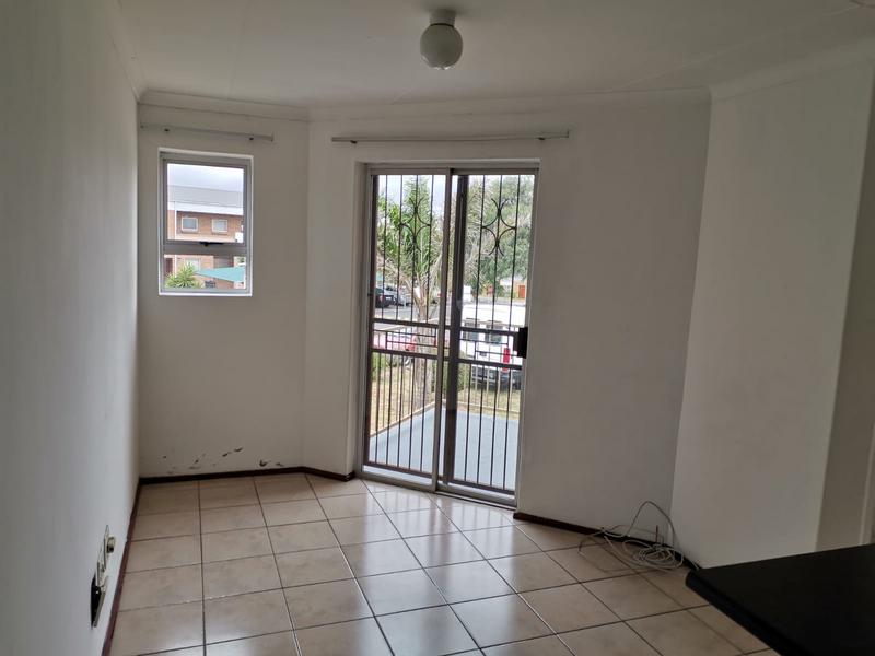 To Let 2 Bedroom Property for Rent in Oakglen Western Cape